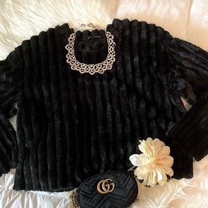Zara NWOT Plush Black Top SZ-M